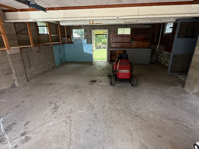 520 Main Blvd — Photo 22