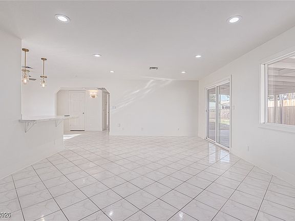 4th image of 4626 W Warm Springs Rd