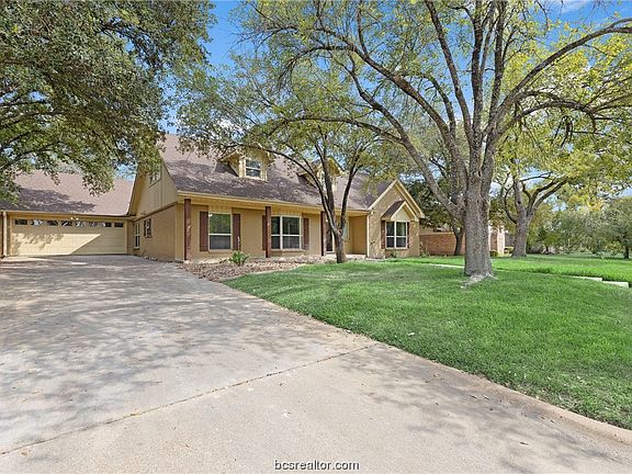 2nd image of 2110 Quail Hollow Dr