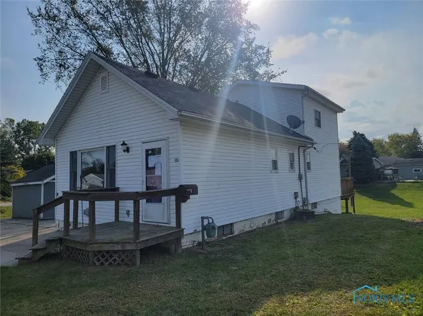 1950 Metz Ave, Oregon, OH 43616