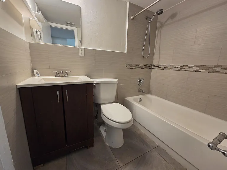 720 NE 2nd St #2 — Photo 14