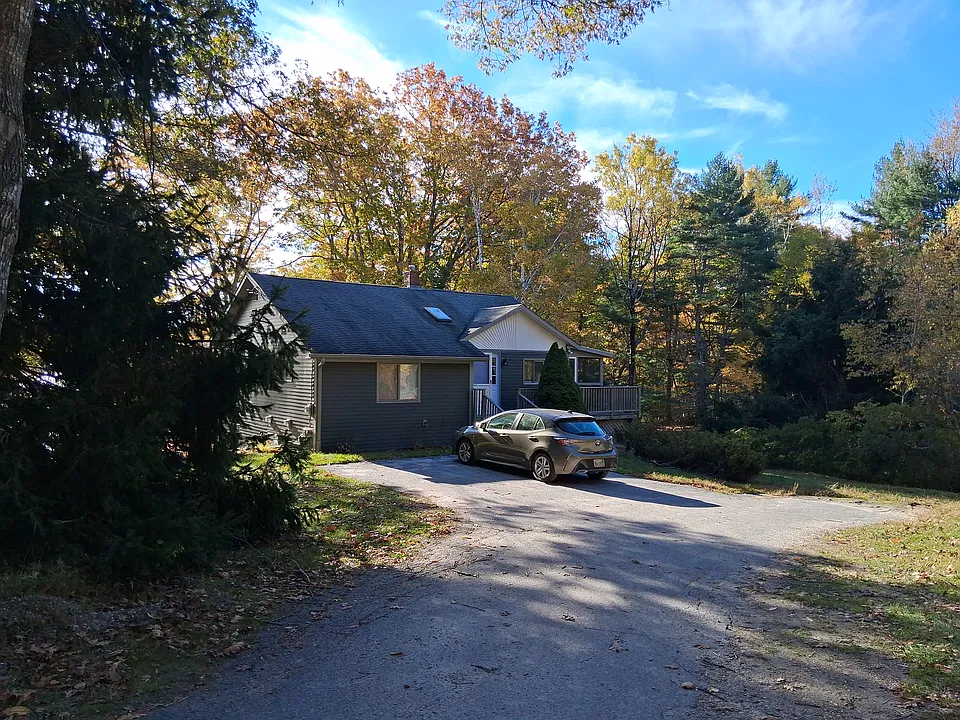 61 Birch Island Ln