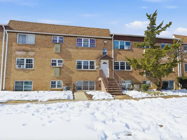 125 College Dr, Edison, NJ 08817