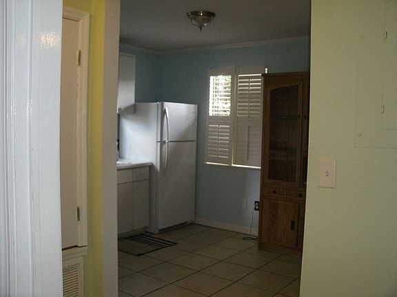5th image of 242 Northshore Dr #B