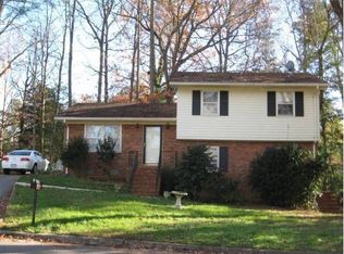 2912 Dunsinane Ct, Raleigh, NC 27604