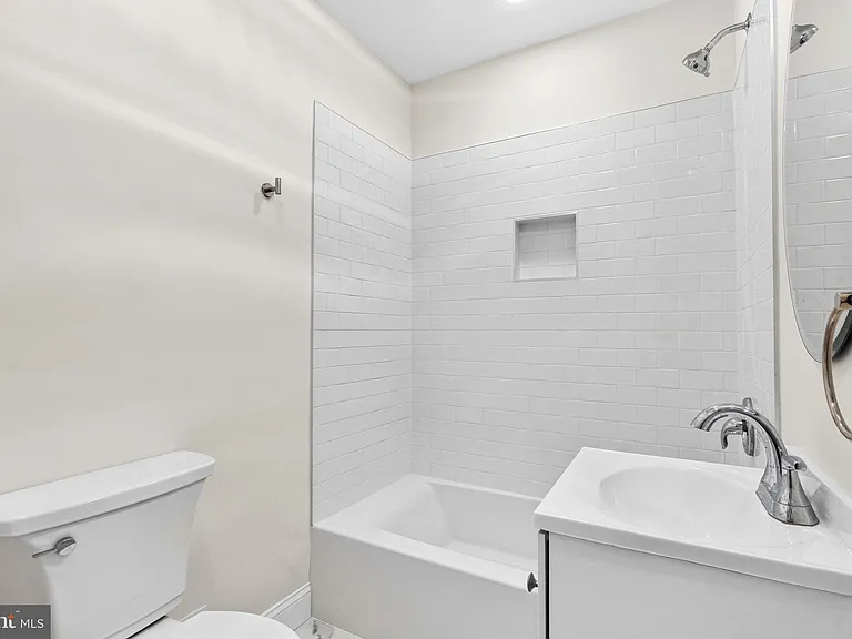 1607 W Braddock Rd — Photo 15