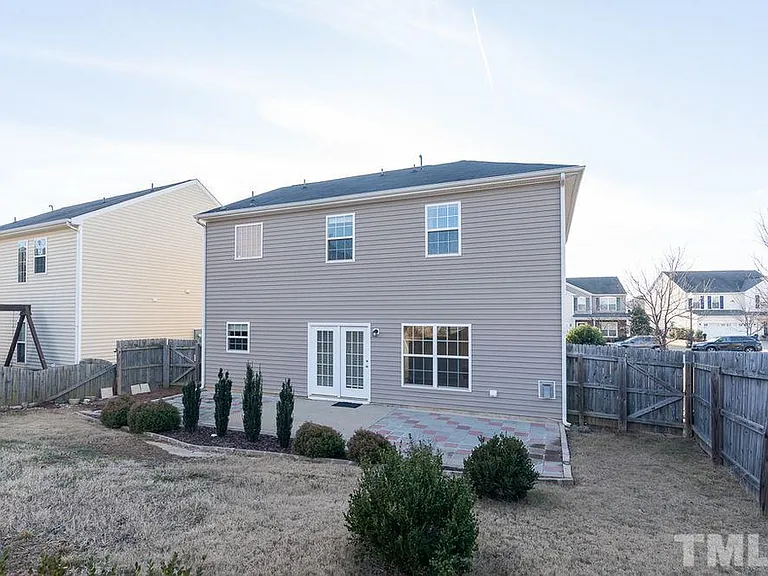 401 Wellspring Dr — Photo 27