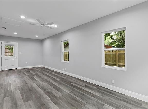 2nd image of 337 Ash St