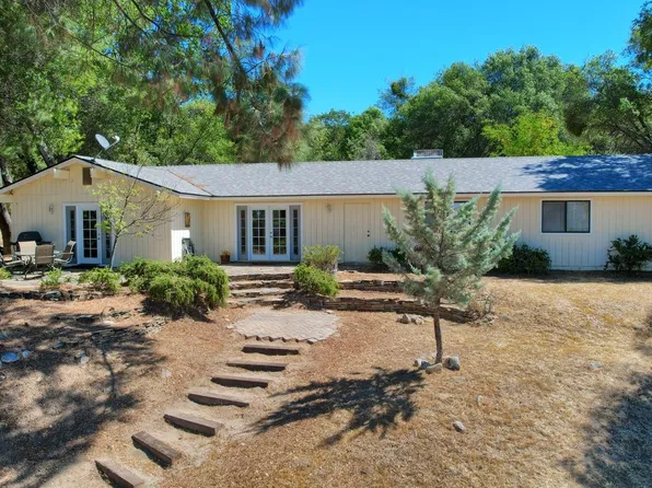 39406 John West Rd, Oakhurst, CA 93644
