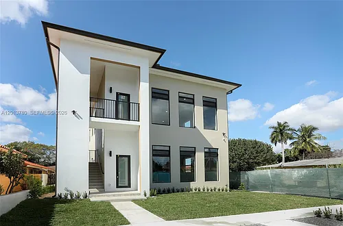 120 SW 35th Ave #A1 Photo 1