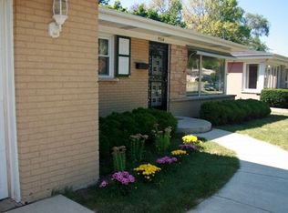 9514 Oriole Ave, Morton Grove, IL 60053