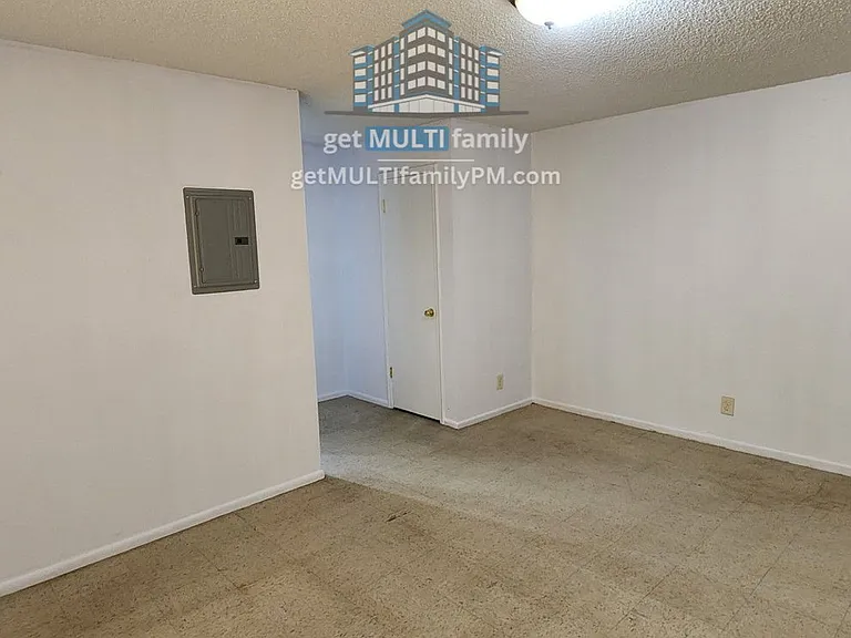 10044 N 18th Ave #2 — Photo 10