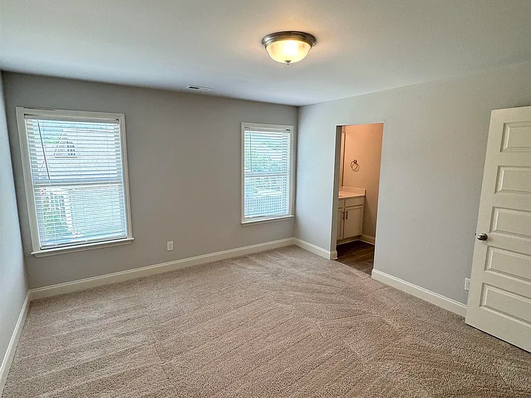 4323 Flint Dr SE — Photo 37