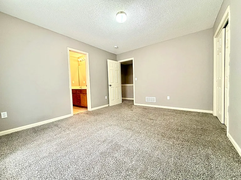 224 N Hedge Ln — Photo 23