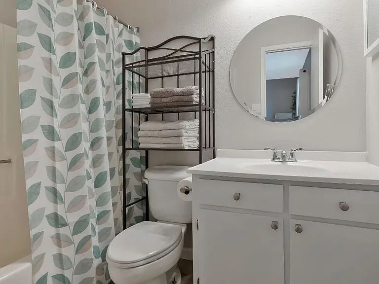 Clover Ln — Photo 2