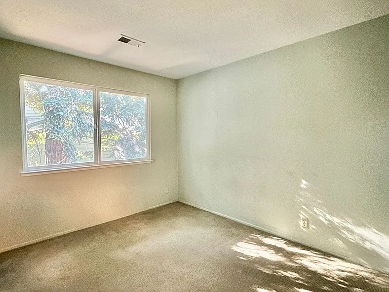 40 Emery Bay Dr — Photo 11