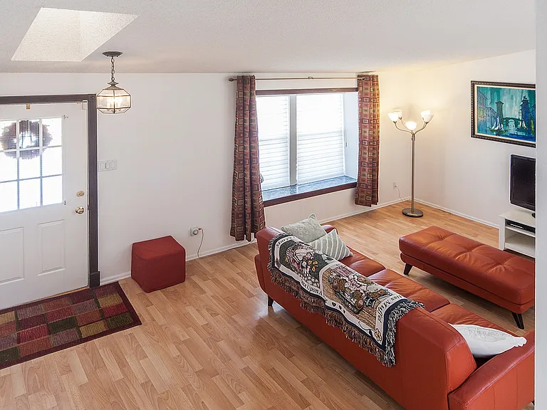 2119 Stuart St — Photo 4