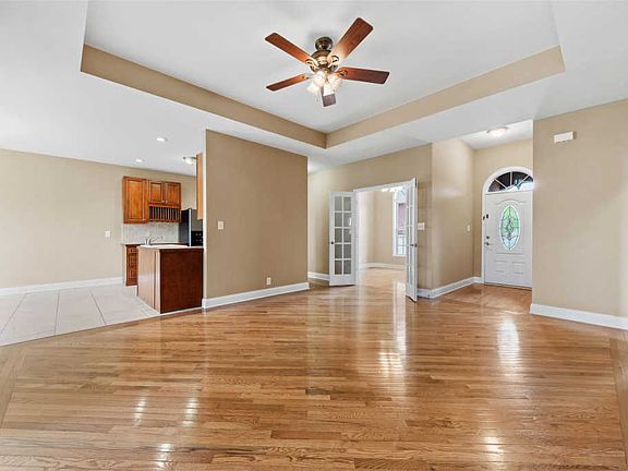 5th image of 1513 Apache Way