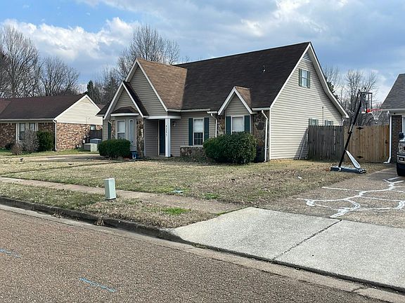 2nd image of 6251 Skyview Cir