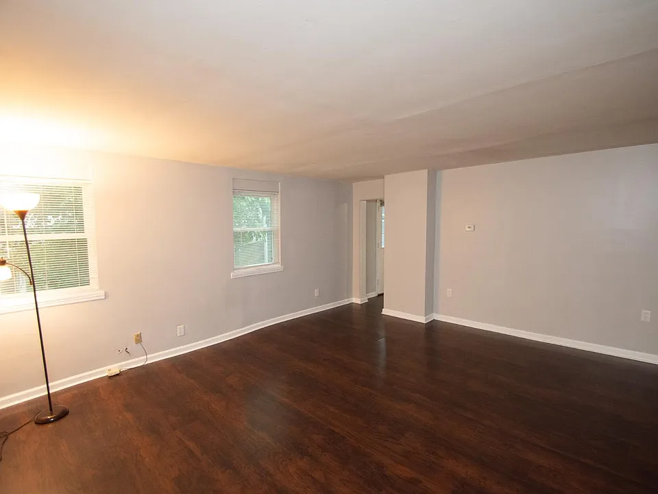 421 W Main St #1