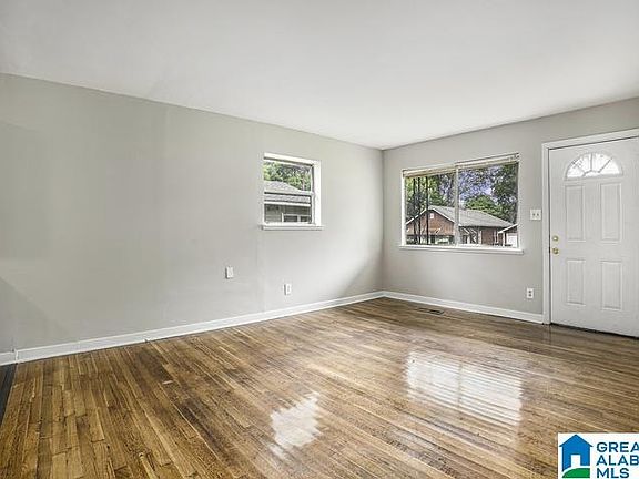 5th image of 3613 Maple Ave SW
