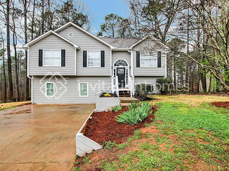 1815 Independence Dr — Photo 1