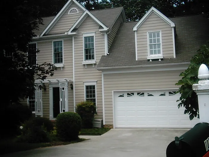 102 Longstock Ct