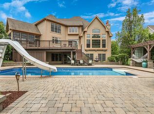 24525 N Harvest Glen Rd, Cary, IL 60013