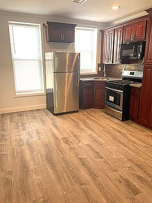 2nd image of 220A Patchen Ave #2