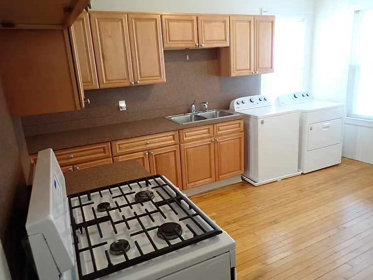 267 Ash St — Photo 3