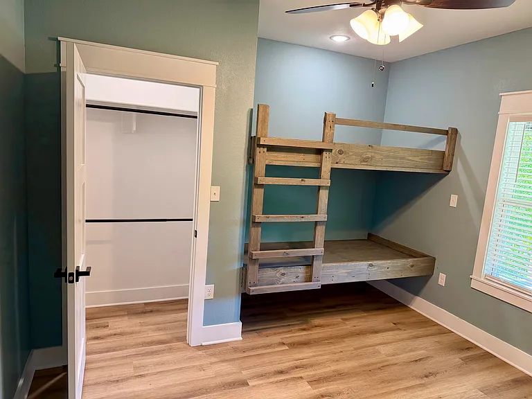 105 Adams Dr — Photo 24