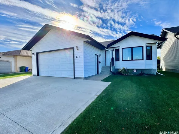435 Southwood Drive, Prince Albert, SK S6V 8E5