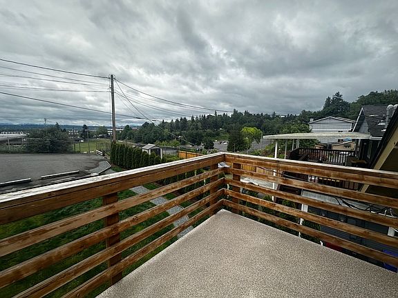 4th image of 3827 Wetmore Ave Unit B