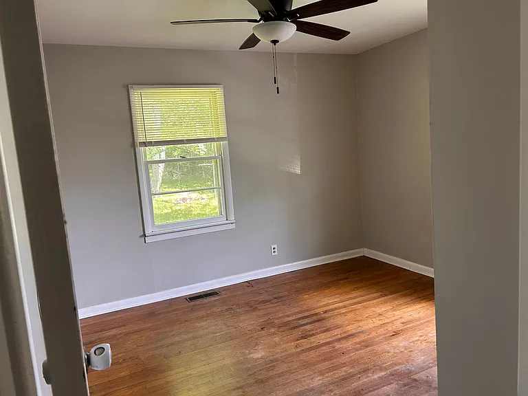 2702 Garvin Rd NW — Photo 5