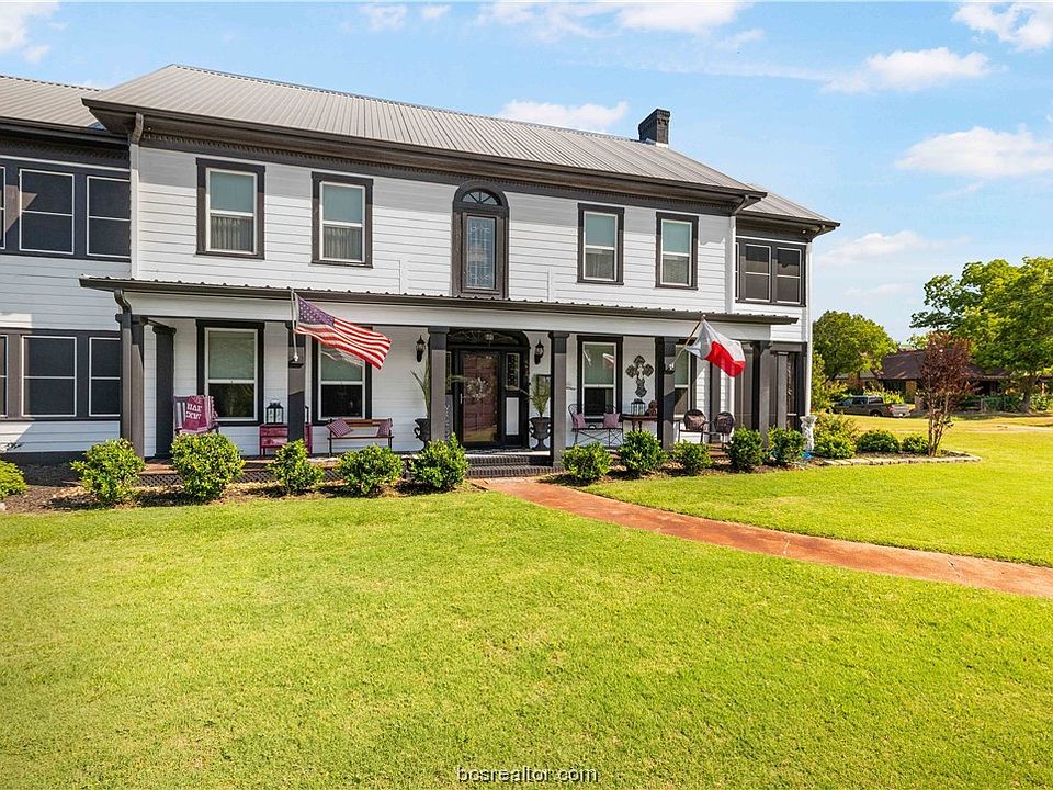 507 E Barton St Calvert TX 77837 Apartments For Rent Zillow