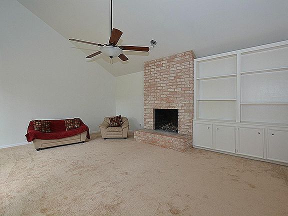 4th image of 15514 Pine Mountain Dr