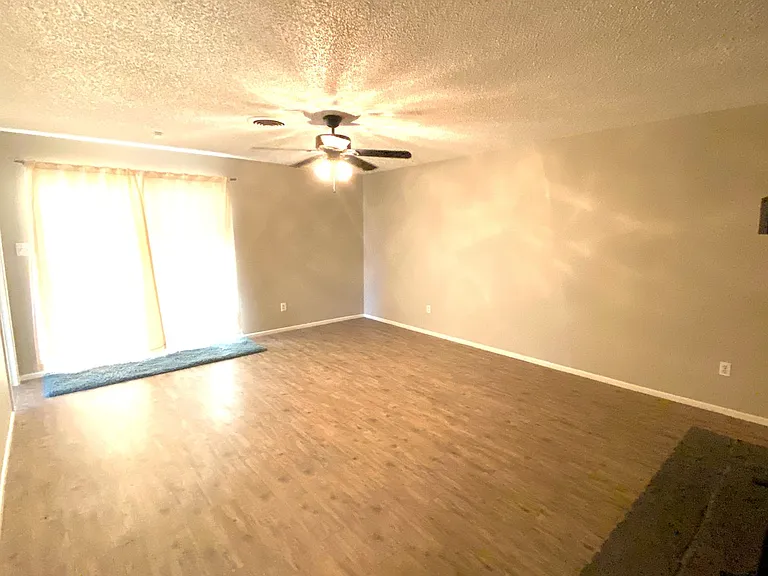 9818 Jordan Ave — Photo 17
