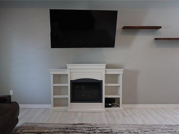 4th image of 3007 London Dr