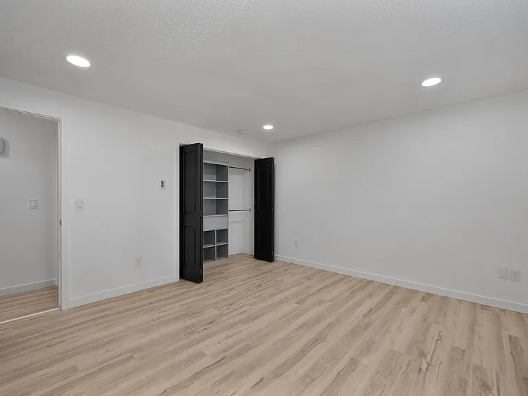 13416 E 26th Ave — Photo 18