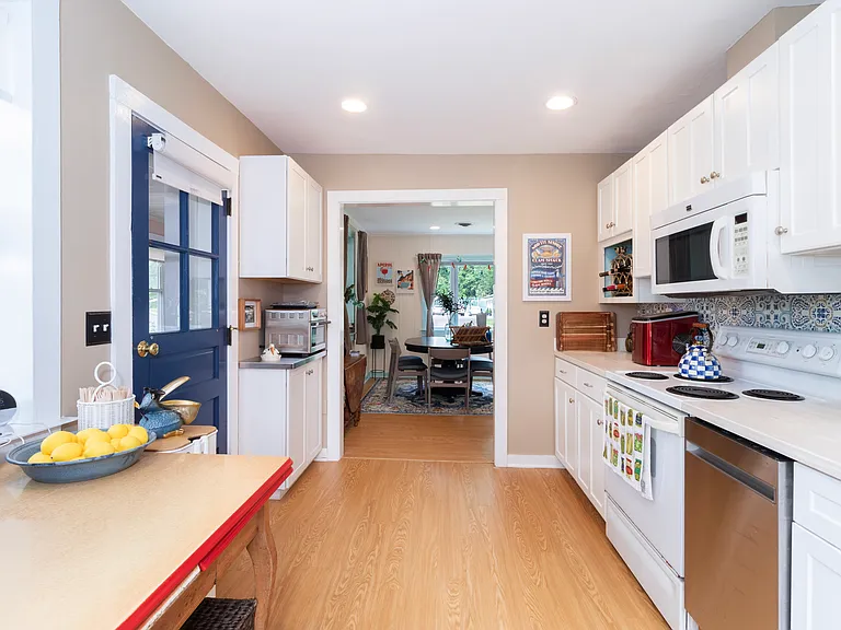 24 Hamilton Dr — Photo 15