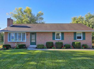 320 Lake View Dr, Manheim, PA 17545