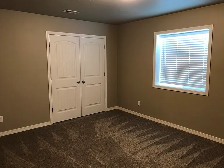959 Preston Dr — Photo 6