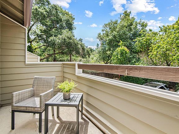 5th image of 218 Milbrae Ln