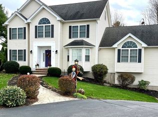 14 Redgate Rd, Dracut, MA 01826