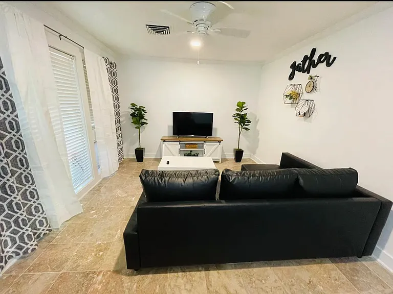 615 Executive Golf Villas #B — Photo 2