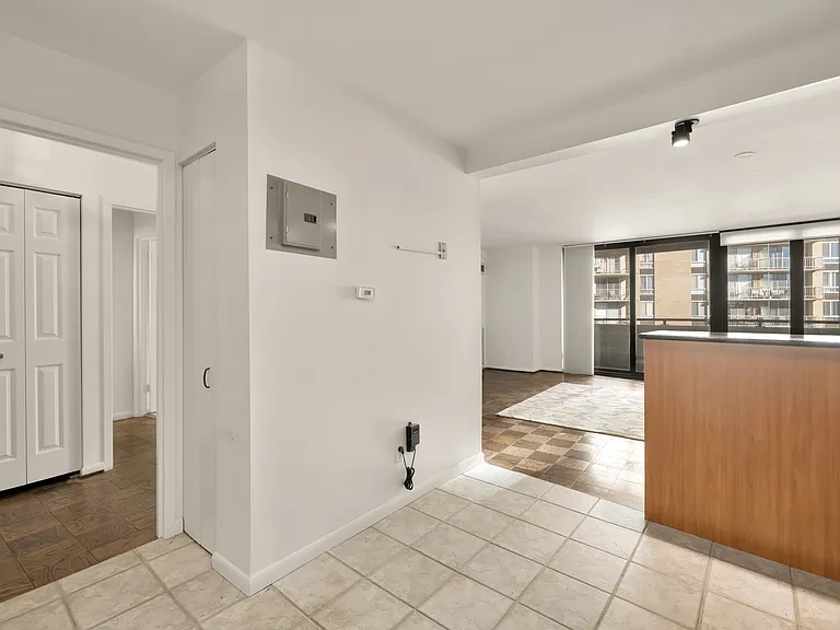 4620 N Park Ave #810E — Photo 6