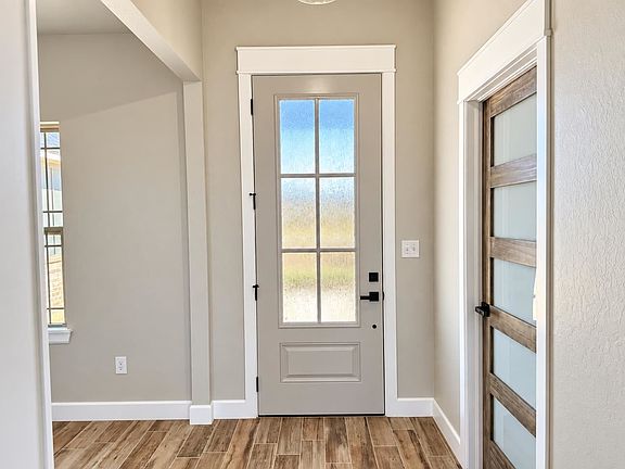 3rd image of 237 Weaver Way