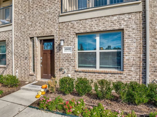 1309 Palm Canyon Dr, Dallas, TX 75204