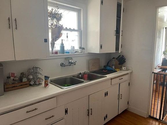 5th image of 4531 Magnolia St