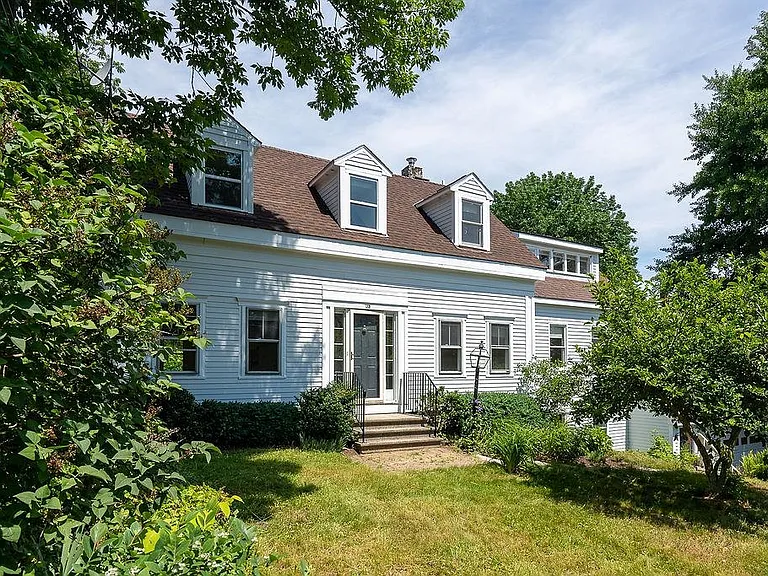 135 Pepperrell Rd — Photo 1
